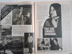 Ses Dergisi - 23 Aralık 1967 - Sayı:52 - Filiz Akın - Nerede O Eski Ramazan Eğlenceleri haberi - Hüseyin Erişen - Nejat Uygur - Ayhan Işık - Sema Özcan - Ediz Hun - Hoover Çamaşır Makinesi Reklamı - Peter Sellers - Blake Edwards - Johnny Hallyday - Özcan Tekgül - Necla İz - Doris Day - Moşe Dayan - Yael Dayan - Asaf Dayan - Pe Re Ja Kolonya Reklamı Posteri - Behiye Aksoy - Sühendan Tek - Lutfullah Sururi - Asaf Çiyiltepe - Güner Sümer - Yusuf Sururi - Bedia Muvahhit - Engin Cezzar - Sadık Şendil - Bülent ORan - Ali Cemali - Kemal İşmen - Cengiz Tacer - Necip Sarıcıoğlu - Nivea Krem Reklamı - Guiliano Gemma - Vasfi Uçaroğlu - Buffalo Springfield - İbrahim Solmaz - Yapı ve Kredi Bankası Reklamı - Hüseyin Peyda - Filiz Akın - Sadri Alışık - AEG Çamaşır Makinesi Reklamı - Tam Takım Dergi