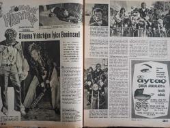 Ses Dergisi - 23 Aralık 1967 - Sayı:52 - Filiz Akın - Nerede O Eski Ramazan Eğlenceleri haberi - Hüseyin Erişen - Nejat Uygur - Ayhan Işık - Sema Özcan - Ediz Hun - Hoover Çamaşır Makinesi Reklamı - Peter Sellers - Blake Edwards - Johnny Hallyday - Özcan Tekgül - Necla İz - Doris Day - Moşe Dayan - Yael Dayan - Asaf Dayan - Pe Re Ja Kolonya Reklamı Posteri - Behiye Aksoy - Sühendan Tek - Lutfullah Sururi - Asaf Çiyiltepe - Güner Sümer - Yusuf Sururi - Bedia Muvahhit - Engin Cezzar - Sadık Şendil - Bülent ORan - Ali Cemali - Kemal İşmen - Cengiz Tacer - Necip Sarıcıoğlu - Nivea Krem Reklamı - Guiliano Gemma - Vasfi Uçaroğlu - Buffalo Springfield - İbrahim Solmaz - Yapı ve Kredi Bankası Reklamı - Hüseyin Peyda - Filiz Akın - Sadri Alışık - AEG Çamaşır Makinesi Reklamı - Tam Takım Dergi