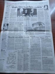 Cumhuriyet Gazetesi - 13 Aralık 1996 - Tribün Anarşisi Yaratan Fişlenecek - Efes Pilsen - Anayasa Mahkemesi Kamu Taşınmazlarının Satışını Öngören Yasayı İptal Etti - Cumartesi Anneleri'nin Susurluk İsyanı - Ordu Evini Temizledi - Zirvede Karşılıklı Suçlama - Mehmet Ağar - Süleyman Demirel - Diyanet Bütçesinde Alevilik Tartışması