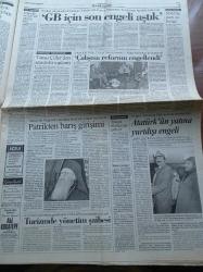 Cumhuriyet Gazetesi - 2 Aralık 1995 - Fenerbahçe'nin Tecrübeli Kalecisi Engin İpek Rüştü Reçber Dur Diyene Kadar Kaledeyim - Yaşar Kemal'e Beraat - Talabani Baglaşık Arıyor - Anayasa Mahkemesi Çevre Barajını İptal Etti - Tansu Çiller'in Malvarlığı Beyanı Eksik - DEP Davası Yeniden DGM'de - NATO'nun Yeni Patronu Solana - ANAP'tan Türkiye'ye 3 Boyutlu Bakış - Mesut Yılmaz