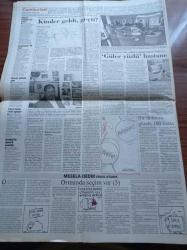 Cumhuriyet Gazetesi - 2 Aralık 1995 - Fenerbahçe'nin Tecrübeli Kalecisi Engin İpek Rüştü Reçber Dur Diyene Kadar Kaledeyim - Yaşar Kemal'e Beraat - Talabani Baglaşık Arıyor - Anayasa Mahkemesi Çevre Barajını İptal Etti - Tansu Çiller'in Malvarlığı Beyanı Eksik - DEP Davası Yeniden DGM'de - NATO'nun Yeni Patronu Solana - ANAP'tan Türkiye'ye 3 Boyutlu Bakış - Mesut Yılmaz