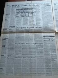 Cumhuriyet Gazetesi - 10 Ekim 1995 - Hakan Şükür Torino'dan Tekrar Galatasaray'a Döndü - Haliç'i Köprü Değil Çamur Birleştiriyor - Türk Polisi Bihaç'a Gidiyor - Genetikçilerin Büyük Başarısı -  Hazar Petrolleri Novorossisk Ve Supsa Limanlarından Eşzamanlı Olarak Geçecek - Nurcuların Önde Gelenlerinden Fethullah Gülen Bir Grup Askerin Muhtıra Hazırlığı İçinde Olduğunu Öne Sürdü