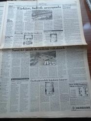 Cumhuriyet Gazetesi - 10 Ekim 1995 - Hakan Şükür Torino'dan Tekrar Galatasaray'a Döndü - Haliç'i Köprü Değil Çamur Birleştiriyor - Türk Polisi Bihaç'a Gidiyor - Genetikçilerin Büyük Başarısı -  Hazar Petrolleri Novorossisk Ve Supsa Limanlarından Eşzamanlı Olarak Geçecek - Nurcuların Önde Gelenlerinden Fethullah Gülen Bir Grup Askerin Muhtıra Hazırlığı İçinde Olduğunu Öne Sürdü