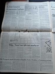 Cumhuriyet Gazetesi - 10 Mayıs 1995 - Tolunay Kafkas Ve Metin Mert Fenerbahçe Yolunda - Boğaziçi'nde Bir Garip Müşfik Kenter - Cuntanın Adaleti İdam - Deniz Gezmiş İçimizdeki Hicran Yarası - Kurban Bayramı - Siyasilere Görüş Yasağı - İşçi Bayrama Grevle Giriyor - Cami İmamı İBDA- C Örgütü Üyesi Çıktı - Süleyman Demirel Türkiye Komplo Karşısında