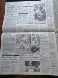 Cumhuriyet Gazetesi - 10 Mayıs 1995 - Tolunay Kafkas Ve Metin Mert Fenerbahçe Yolunda - Boğaziçi'nde Bir Garip Müşfik Kenter - Cuntanın Adaleti İdam - Deniz Gezmiş İçimizdeki Hicran Yarası - Kurban Bayramı - Siyasilere Görüş Yasağı - İşçi Bayrama Grevle Giriyor - Cami İmamı İBDA- C Örgütü Üyesi Çıktı - Süleyman Demirel Türkiye Komplo Karşısında