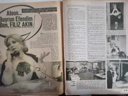 Ses Dergisi - 1 Haziran 1968 - Sayı:23 - Suzy Kendall - Sema Özcan - Ediz Hun - Filiz Akın - Rock Hudson - Claudia Cardinale - Roger Vadim - Catherine Deneuve - Sophia Loren - Vittorio Gassman - Mario Adorf - Ömer Şerif - Kontes Veronica - Carlos Saura - Stefania Careddu - Uğur Güçlü - Nil Kutval - Ülkü Erakalın - Batman Orkestrası - Haramiler - Moğollar - Semih Özmert - Ünal Üstol - Atila Akman - Çetin Oral - Ünal Yiğitbaş - İlhan Telli - Erkin Koray - Turgut Oksay - Jack Hawkins - Cüneyt Arkın - Fatma Girik - Colleen Moore - Gary Cooper - Yılmaz Güney - Nebahat Çehre - Yapı ve Kredi Bankası Reklamı - Tam Takım Dergi