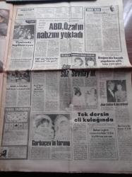 Hürriyet Gazetesi - 8 Kasım 1985 - Ünlülerin Terzisi Yıldırım Mayruk'tan Derya Arbaş'a Türbanlı Gelinlik - AIDS Kurbanı Nurettin'in Mirası Eşcinseller Derneği'ne Mi Kalacak - Necdet Calp - Herkes SHP'ye Alışsın - DYP Genel Başkanı Hüsamettin Cindoruk Avrupa Tipi Komünist Parti Kurulabilir - Başbakan Turgut Özal 26 Liraya Yumurta Ucuz - Marilyn Monroe