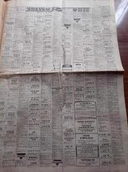 Hürriyet Gazetesi - 8 Kasım 1985 - Ünlülerin Terzisi Yıldırım Mayruk'tan Derya Arbaş'a Türbanlı Gelinlik - AIDS Kurbanı Nurettin'in Mirası Eşcinseller Derneği'ne Mi Kalacak - Necdet Calp - Herkes SHP'ye Alışsın - DYP Genel Başkanı Hüsamettin Cindoruk Avrupa Tipi Komünist Parti Kurulabilir - Başbakan Turgut Özal 26 Liraya Yumurta Ucuz - Marilyn Monroe
