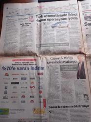 Hürriyet Gazetesi - 1 Aralık 2001 - Hükümet İle TOBB Reel Sektöre Destek Paketi Konusunda Anlaştı - 30 Kasım Kararları - Salkım Hanımın Taneleri Filminin Senaristi Etyen Mahçupyan - Yahudi Cemaati Sinagogda Çekim İzni Vermeyince Filmdeki Yahudileri Ermeni Yaptık - Taliban Lideri Molla Ömer Öldürülen Batılı Gazeteci Başına 50 Bin Dolar Ödül Koydu - Bir Beatles Daha Gitti - Başbakan Bülent Ecevit Anıtkabir'de Hazır Metni İmzaladı