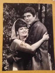 TÜRKAN ŞORAY'IN BÜYÜK BOY TIPKI BASIM FOTOĞRAFI - 24 x 18 cm EBADINDA - FOTOĞRAF KAĞIDINA NET BASKI - TANJU KOREL İLE