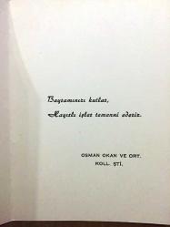 HEDİYE KARTPOSTALI, ÇİFT YAPRAK, DOLMABAHÇE SARAYI KAPISI ÖNÜNDE POZ VEREN OSMANLI KIYAFETİ GİYMİŞ GENÇ KIZ, İÇİ YAZILI (OSMAN OKAN VE ORTAKLARI, BAYRAM KUTLAMA MESAJI), RENKLİ, 11,5 X 16 CM EBADINDA - 1940'LAR, 1950'LER, 1960'LAR, 1970'LER 1980'LER