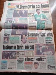 Milliyet Gazetesi - 9 Kasım 1991 - Devletin En Üst Birimlerinde PKK Değerlendirmesi Ayaklanma Hazırlığı - Süleyman Demirel Bakanlarını Seçiyor - Hüsamettin - Tansu Çiller - Yıldırım Aktuna - Cavit Çağlar - Ermenistan'ın Umudu Türkiye - Turgut Özal'a Lüks Yasağı - DTCF'de Türban Darbesi - Dünya Bankası Türkiye'nin Borçları Sorun Değil - Komünizmi Çökerten Türk Gültekin Köksal - Şener Şen