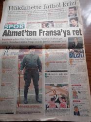 Milliyet Gazetesi - 11 Şubat 2000 - Ali Şen Vefa Küçük'ün Kafasına Rakı Bardağı Koymuştu Bu Görüntü Seçim  Malzemesi Oldu - Devşirme Oyuncular İstiklal Marşı Bilmiyor Bizi Temsil Ediyor - Billur Kalkavan Striptiz Yaptı Olay Oldu - Orhan Gencebay'a Tatsız Sürpriz - Vali Salih Şarman Bin Kişilik Özel Taburu Tansu Çiller'in Emriyle Ben Kurdum - Vali Salih Şarman Gidince Özel Tabur Dağıldı - Tansu Çiller 600'ü Kayıp Batman Silahları İle Net Cevap Veremedi