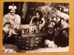 TÜRKAN ŞORAY'IN BÜYÜK BOY TIPKI BASIM FOTOĞRAFI - 24 x 18 cm EBADINDA - FOTOĞRAF KAĞIDINA BASKI, MURAT SOYDAN İLE BİR FİLM SAHNESİNDE