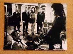 TÜRKAN ŞORAY'IN TIPKI BASIM FOTOĞRAFI - 20 x 15 cm EBADINDA - FOTOĞRAF KAĞIDINA BASKI, ''VUKUAT VAR (1972)'' ADLI FİLMDE, KARTAL TİBET, AYNUR AYDAN ve EKREM DÜMER İLE