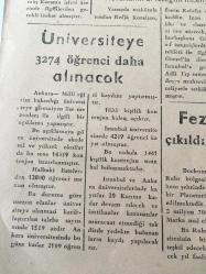 Şark ekspres Gazetesi  21 Kasım 1962 -  Karaköse-Ağrı yerel taşra basını-Vali Turgut Kılıçer  Doğu Bayazıt da incelemelerde  bulundu  -Diyarbakırda  petrol bulundu  Üniversite 3274 öğrenci alınacak Fezagemisinie çıkıldığı hissini veren bir bina  Yemende rüşvet alan asılacak  14  Afrikalı  İzmire geldi -Dünyanı en  Kuvvetli Mikroskobu  - Amerikan Nisan da 18  turluk  Feza  uçuşu tertip edecek -  Şiir  Köşesi  1963 yılında İsrail deki 1200 delege iştirak edecek  Özel teşebbüs bi kağıt fabrikası kuruluyor  -Atomla çalışan  radar istasyonu - İsrailde tuzlu suyu tatlılaştırma  falıyetleri gelişiyor - Türkiye ye yardımla ilgili  toplantı başlıyor