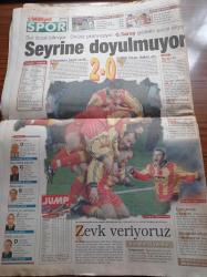 Milliyet Gazetesi - 7 Şubat 2000 - Yüksek Seçim Kurulu'na Üye Seçimi Tam Bir Komediye Dönüştü - 140 Günde İki Kişi Seçemediler - Korucular Yeni Döneme Hazırlanıyor - Zülfikar İzol Silahını Bırakıp Okuluna Dönecek - Nükhet Duru Depremde Türkiye'nin Yardımına Koşan Yunan Ekibinden Doktor Yannis Gionis'e Aşık - Çeçen Komutan Şamil Basayev Artık Rusya'yla Tek Bacağıyla Savaşacak - Taliban Uyudu
