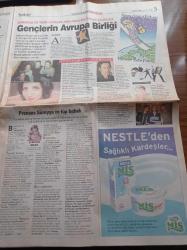 Milliyet Cumartesi Gazetesi - 1 Aralık 2001 - Ali Poyrazoğlu Fotoğrafı - Michael Haneke'nin Cannes Film Festivali'nde Büyük Ödül Kazanan Filmi Gösterime Girdi - Piyanist Filmi- 13 Ankara Film Festivali - 2. İzmir Kısa Film Günleri - Mustafa Altıoklar - Tüp Bebek Ve Prenses Süreyya - Kelis'in Hızlı Yükselişi - 350 Yıllık Zülfaris Sinagogu Restore Edildi Ve Müze Oldu