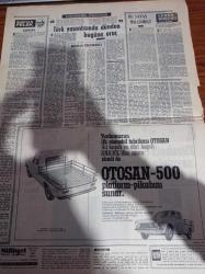 Milliyet Gazetesi - 21 Ekim 1971 - Kraliçe Nil'in Tacını 1970 Türkiye Kraliçesi Afet Demirağ Giydirdi - Milli Güven Partisi Genel Başkanı Turhan Feyzioğlu Toprak Kölesi Durumunda Kimse Kalmamalı -  Nil Menemencioğlu - Elizabeth 2 İzmir'de Sevgiyle Karşılandı - Türkiye Yaşantısında Dünden Bugüne Oruç - Sami Kohen - Burhan Felek