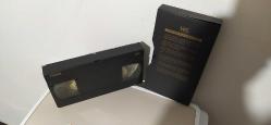 RAKS  İKİNCİ EL VHS KASET. İÇİNDE NE KAYDI OLDUĞUNU BİLMİYORUM. KONDİSYON YÜKSEK KOLEKSİYONLUK NADİR