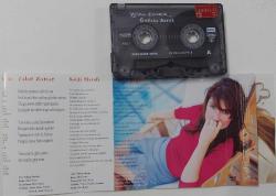 YONCA EVCİMİK'İN KASETİ GÜNAHA DAVET İSİMLİ NOSTALJİ ORİJİNAL FOTOĞRAFLARI İLE MUHTEŞEM NADİRDİR