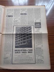 Milliyet Üniversite Gazetesi  60'lı Yıllar - Üniversite Giriş Sınavı Sonuçları Dün Açıklandı - Ankara Üniversitesine Girenler - Dil Tarih Coğrafya - Memleketimizin İlk Özel Yüksek Öğretim Muessesi İktisadi Ve Ticari İlimler Yüksek Okulu - İstanbul Kimya Mühendisliği Özel Yüksek Okulu - İlahiyat - Tıp - Ziraat- 3 Vitaminli Arı Mama - Falih Rıfkı Atay Pazar Konuşmaları - Dünya Gençliğinin Sesi Müzik Sevenlerin Neşesi 1966 Sahibinin Sesi Plaklarında