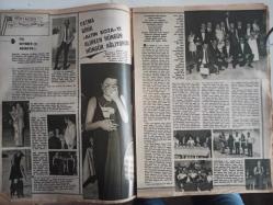 Ses Dergisi - 31 Mayıs 1969 - Sayı:23 - Filiz Akın - Pervin Par - Neriman Köksal - Orhan Günşiray - Tanju Gürsu - Robert Taylor - Ursula Thiess - Eleanor Powel - Kathy Hays - Müşfik Kenter - Pekcan Koşar - Nisa Serezli - Nur Sabuncu - Nejat Girgin - Bülent Koral - Doris Day - Marty Meltcher - Candan İsen - Kamuran Yüce - İbrahim Gözaydın - Sema Özcan - Yılmaz Duru - Eşref Kolçak - İrfan Atasoy - Ekrem Bora - Öztürk Serengil - Pe Re Ja Kolonya Reklamı - Sema Özcan - Kemal Tahir - Şenel Türker - Orhon Arıburnu - Ekrem Bora - Füsun Önal - Feridun Çölgeçen - Aliye Rona - Danyal Topatan  -Fatma Girik - Yul Brynner - Erdoğan Özlüşen - Şenel Türker - Cliff Richard - Tom Jones - Şafak Yüzbaşıgil - Leyla Sümer - John Baez - Çetin Özbey - Jale Alpay - Sevinç Tevs - Steve McQueen - Berkant - Ömer Şerif - Brigitte Bardot - Yapı ve Kredi Bankası Reklamı - Murat Soydan - Meral Çetin - Behice Civelek - Zeynep Aksu - Sevgi Can - Aynur Aydan - Fruko İçecek Reklamı - Tam Takım Dergi