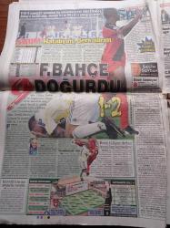 Vatan Gazetesi - 19 Ekim 2009 - Beren Saat'ten Cesur Sahne- Alex De Souza Yok Fenerbahçe Stop - En İyi Kadın Oyuncu Seçilen Nergis Öztürk - Angela Merkel'e Özel Aşı Almanları Kızdırdı - Açılımın En Somut Adımı Atılıyor - PKK'nın Barındığı Kandil ve Mahmur Kampı'ndan 34 Kişilik Bir Grup Bugün Silopi'de Teslim Olacak - Deniz Baykal Dağdan İnmeleri Memnuniyet Verici - Avrasya Maratonunda İntihar