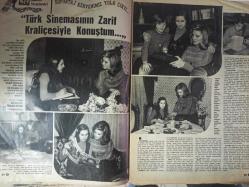 Ses Dergisi - 24 Şubat 1973 - Sayı:9 - Hülya Koçyiğit - Nevzat Pesen - Tamer Yiğit - İhsan Devrim - William Wyler - Ali Poyrazoğlu - Birgül Özakman - Filiz Akın - Lux Sabun Reklamı - Neşe Karaböcek - Neşe Karaböcek - Ayla Algan - Grace Kelly - Grace Kelly - Prenses Caroline - Behçet Nacar - Lale Belkıs - Zeynep Aksu - Bahar Erdeniz - Douglas Fairbanks - Therese Elman - Omo Deterjan Reklamı - Hülya Koçyiğit - Ali Şen - Aliye Rona - Kerem Yılmazer - Kahraman Kıral - Ali Şen - Kamuran Usluer - Nazan Adalı - Seden Kızıltunç - Seden Kızıltunç - Nazan Adalı - Anna Bolena - Ali Poyrazoğlu - Atıf Kaptan - Yılmaz Gruda - Müzeyyen Senar - Melek Görgün - Canan Öktem - Sabri Yorulmaz - Pınar Yorulmaz - Hale Soygazi - Piraye Uzun - Orkid Ped Reklamı - Tam Takım Dergi