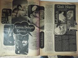 Ses Dergisi - 24 Şubat 1973 - Sayı:9 - Hülya Koçyiğit - Nevzat Pesen - Tamer Yiğit - İhsan Devrim - William Wyler - Ali Poyrazoğlu - Birgül Özakman - Filiz Akın - Lux Sabun Reklamı - Neşe Karaböcek - Neşe Karaböcek - Ayla Algan - Grace Kelly - Grace Kelly - Prenses Caroline - Behçet Nacar - Lale Belkıs - Zeynep Aksu - Bahar Erdeniz - Douglas Fairbanks - Therese Elman - Omo Deterjan Reklamı - Hülya Koçyiğit - Ali Şen - Aliye Rona - Kerem Yılmazer - Kahraman Kıral - Ali Şen - Kamuran Usluer - Nazan Adalı - Seden Kızıltunç - Seden Kızıltunç - Nazan Adalı - Anna Bolena - Ali Poyrazoğlu - Atıf Kaptan - Yılmaz Gruda - Müzeyyen Senar - Melek Görgün - Canan Öktem - Sabri Yorulmaz - Pınar Yorulmaz - Hale Soygazi - Piraye Uzun - Orkid Ped Reklamı - Tam Takım Dergi
