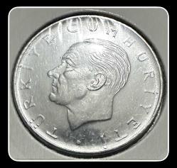 1979 Yılı 1 LİRA (ÇİL) TCM79 “T.C Ters”