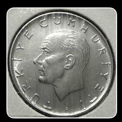 1979 Yılı 1 LİRA (ÇİL) TCM79 “T.C Ters”