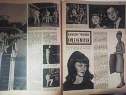 Ses Dergisi - 18 Ağustos 1962 - Sayı:39 - Birsen Altınok - Engin Dirikal - Scavran Luigi - Peri Han - Palette Şampuan Reklamı - Şevket Rado - Muhterem Nur - Işın Kaan - Konti Kolonya Reklamı - Aytaç Yörükaslan - Lady Macbeth - Turan Seyfioğlu - Montgomery Cilft - Claudette Colbert - Joan Collins - Ronald Colman - Perry Ronald Como - Frank Sinatra - Zeki Müren - Doris Day - Guiseppe Di Stefano - Christine Kaufmann - Ava Gardner - Liz Taylor - Brigitte Bardot - Rosanna Schiaffino - Kim Novak - Jeanne Moreau - Anita Ekberg - Juliette Greco - Anna Kashfi - Bobby Darin - Ulvi Uraz - Suphi Kaner - Fatma Girik - Süleyman Çelebi - Fikret Hakan - Birsen Menekşeli - Leslie Caron - Salih Tozan - Doris Day - Cary Grant - Samine Tozan - Evrim Fer - Çetin Karamanbey - Elia Kazan - Shelley Winters - Stewart Granger - Gina Lollobrigida - Orhan Günşiray - Glenn Ford fotoğraf ve haberi - Tam Takım Dergi