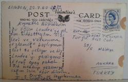 ŞEHİR KARTPOSTALI-İNGİLTERE/LONDRA BUCKINGHAM SARAYI VICTORIA ANITI ST.PAUL KATEDRALİ LONDRA KULESİ VE TOWER BRIDGE PARLEMENTO BİNASI VE DİĞER MİMARİ YAPILARIN GÖRÜNTÜSÜ,ARKASINA YAZILMIŞ,SİYAH BEYAZ, 10 X 14 CM EBADINDA - 1950'LER, 1960'LAR, 1970'LER, 1980'LER