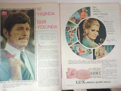 Ses Haftalık Aktüalite Sinema Tiyatro Müzik ve Gençlik Mecmuası Dergisi - 16 Mayıs 1970 - Sayı:20 - Süha Ediboğlu - Tamer Yiğit - Hülya Koçyiğit - Esen Püsküllü - Esma Teker - Şevket Rado - Tamer Yiğit - Rita Hayworth - Jennifer Jones - Barbra Streisand - Julie Christie - Mia Farrow - James Dean - Leslie Caron - James Stewart - Audrey Hepburn - Charles Bronson - Lux Sabun Reklamı - Selda Alkor - Zeynep Değirmencioğlu - Hulki Saner - Fatma Karanfil - Nurten İnnap - Mine Mutlu - Rock Hudson - Durul Gence - İnger Stevens - Mahmut Tezcan - İzzet Günay - Hülya Tuğlu - Ece Cansel - Şefik Doğen - Temel Gürsu - Çetin İnanç - Savaş Eşici - Esen Püsküllü - Engin Çağlar - Tijen Par - Cahit Irgat - Salim Dündar - Münir Özkul - Murat Soydan - Mine Mutlu - Elvan Gazoz Reklamı - İva Zanicchi - Başar Tamer - Sheila - Bilal İnci - Erol Keskin - Erol Taş - Hayati Hamzaoğlu - Emel Sayın - 7 Gün İçecek Reklamı - Dergi Tam Değildir Sadece 22 Sayfası Mevcuttur