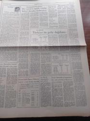 Yeni Ortam Gazetesi - 15 Eylül 1972 - Kemal Bisalman - Oya Baydar - Yaşar Kemal Denizler Kurudu Yazı Dizisi - Aziz Nesin - Selim İleri Senarist Oldu - Bekir Yıldız - Kerim Korcan - Erkan Yücel - Gülriz Sururi Evet Evet Oyununda  - Ceyhun Atuf Kansu - Süleyman Demirel Türkiye Diktatör İhtiyacı İçinde Değildir - Turhan Feyzioğlu Ferit Melen'i Övdü - Profesör Mümtaz Sosyal Duruşmadan Vareste Tutuldu - Vietnam - Nixon - Henry Kissinger - Kırım Türkleri Yurtlarına Dönmek İçin BM'e Başvurdu