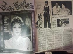 Ses Haftalık Aktüalite Sinema Tiyatro Müzik ve Gençlik Mecmuası Dergisi- - 27 Mart 1971 - Sayı:13 - Orta sayfa Türkan Şoray posteri-Esen Püsküllü - Ekrem Bora - Gina Lollobrigida - Türkan Şoray - Nüzhet Birsel - Necla Birsel - Birol Erdem - Burt Lancaster - Bülent Ufuk - Debbie Reynolds - George Sanders - Mia Farrow - Jane Fonda - Elke Sommer - Feridun Karakaya - Şefik Döğen - Margerata Pogonat - Gina Lollobrigida - Milko Skofic - Hülya Koçyiğit - Cüneyt Arkın - Betül Işıl - Münir Özkul - Öztürk Serengil - Selma Güneri - Çetin İnöntepe - Rüştü Asyalı - Mustafa Kafalı - Necati Karakaya - Eşref Şefik - Necati Karakaya - Çetin Esen Kaftan - Ahmet Berman - Türkan Şoray - Figen Han - Aynur Aydan - Gülgün Erdem - Feri Cansel - Fatma Girik - Seher Şeniz - Melek Görgün - Şefik Uyguner - Haldun Dormen - Deniz Uyguner - Rezzan Abidinoğlu - Pe Re Ja Krem Reklamı - Dergi Tam Değildir Sadece 20 Sayfası Mevcuttur