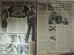 Ses Haftalık Aktüalite Sinema Tiyatro Müzik ve Gençlik Mecmuası Dergisi - 10 Nisan 1971 - Sayı:15 - Zeynep Değirmencioğlu - Hülya Koçyiğit - Selim Soydan - Tanju Korel - Hülya Darcan - Ediz Hun - Sevda Ferdağ - Ava Gardner - Hope Lange - Mia Farrow - Dean Martin - Barbra Streisand - Orson Welles - Maurice Chevalier - Sammy Davis - Shirley Maclaine - Bing Crosby - Muzaffer Tema - Carol Comsoul - Mine Mutlu - Yıldıray Çınar - Neil Simon - Dorothy Fields - Tarık Akan - Yalçın Say - Bilge Olgaç - Murat Soydan -Yılmaz Duru - Feri Cansel - Cihangir Gaffari - Güngör Sayarı - Arman Talay - Çetin Çeki - Jacqueline Bisset - Julie Ege - Vefa Saç Kremi Reklamı - Eva Aulin - Alan Bates - Johanna Shimus - Edy Williams - Romina Power - Tom Courtenay - Jim Brown - Hülya Koçyiğit - Selim Soydan - Sezai Solelli - Gülriz Sururi - Engin Cezzar - Cutex Ruh Reklamı - Philips Çamaşır Makinesi Reklamı - Erol Büyükburç - Patty Pravo - Sidney Politier - Zeki Özturanlı - Tuborg Bira Reklamı - Tam Takım Dergi