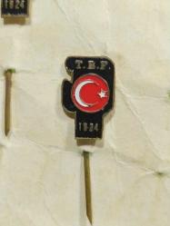 K405---T.B.F. TÜRKİYE BOKS FEDERASYONU ESKİ İĞNELİ ROZET
