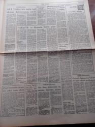 Yeni Ortam Gazetesi - 17 Ekim 1972 - Kemal Sülker - Erol Toy - Emil Galip Sandalcı - Kemal Bisalman - Aziz Nesin Hayat Hikayesi - Nurer Uğurlu - Orhan Kemal'in İkbal Kahvesi - Ümit Kaftancıoğlu -  Savaş Ve Barış'ı Engin Uludağ Sahneye Koyacak - Hikayeci Tomris Uyar Gene Çeviri Yapıyor - Mustafa Ekmekçi -  Milli Birlik Grubu Başkanı Fahri Özdilek - Et Ve Balık Kurumunun İşyerlerinde Greve Gidiliyor - Türkiye İşçi Partisi - Doktor Maurice Edelman Tıp Dalında Nobel Aldı