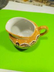 P77-----JAPONYA ÜRETİMİ GEYŞA KADIN RESİMLİ PORSELEN SÜTLÜK