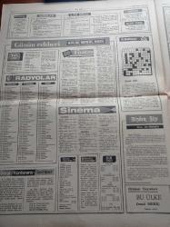 Ortadoğu Gazetesi - 15 Mayıs 1974 - İrfan Atagün -  Şampiyon Kulüpler Kupası Finali Bayern Münih Atletico Madrid - İtalya'nın Dünya Kupası Kadrosu Açıklandı - Gümrük Ve Tekel Bakanı Mahmut Türkmenoğlu - Zeynep Kamil Hastanesi Yardımlaşma Derneği Yüzüğü - Evliya Çelebi Seyahatnamesi - Alev Arık - Necmettin Hacıeminoğlu - Ahmet Guner- Amerika'nın Haşhaş Ekimi Kararından Vazgeçmesi İstendi - Genel Af Kanunu Kesinleşti En Kısa Zamanda Tahliyelere Başlanıyor - Reha Poroy - Uçaklara Sabotaj Hazırlayan 4 Türk Almanya'da Yakalandı - Halk Kurtuluş Ordusu Davası