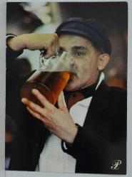 BİRA İÇEN ADAM KARTPOSTALI,ARKASINA YAZILMAMIŞ,RENKLİ, 11 X 15 CM EBADINDA