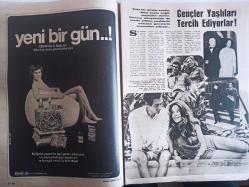 Ses Haftalık Aktüalite Sinema Tiyatro Müzik ve Gençlik Mecmuası Dergisi - 12 Mayıs 1973 - Sayı:20 - Hülya Koçyiğit - İsmail Dümbüllü - Türkan Şoray - Tarık Akan - Serdar Gökhan - Hale Soygazi - Meral Zeren - Fatma Belgen - Zeki Müren - Nesrin Sipahi - Gönül Yazar - Orhan Gencebay - Barış Manço - Rıza Silahlıpoda - Sevim Tuna - Murat Soydan - Selma Güneri - Fikret Hakan - Sadri Alışık - Sevda Ferdağ - Nebahat Çehre - Ekrem Bora - Fatma Girik - OMO Deterjan Reklamı - Seyyal Taner - Sırrı Elitaş - Serdar Gökhan - Yıldırım Gencer - Hüseyin Zan - Seyyal Taner - Ali Yaver - Bora Ayanoğlu - Kerem Yılmazer- Pe Re Ja Klavye Reklamı - Leslie Caron - Michael Laughlin - Murat Soydan - Siemens Ev Süpürgesi Reklamı - Hülya Koçyiğit - Selim Soydan - Gülşah - Barbra Streisand - Mary Pickford - John Osborne - Semih Sergen - Arsen Göze - Aziz Nesin - Ali Poyrazoğlu - Murat 124 Araba Reklamı - Tam Takım Dergi