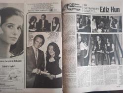 Ses Haftalık Aktüalite Sinema Tiyatro Müzik ve Gençlik Mecmuası Dergisi - 19 Mayıs 1973 - Sayı:21 - Serdar Gökhan - Fatma Belgen - Füsun Önal - Bora Ayanoğlu - Mine Koşan - Ülkü Erakalın - Ahmet Özhan - Temel Gürsu - Hale Soygazi - Berç Kürkçüyan - Esin Engin - Türkan Şoray - Murat Soydan - Muazzez Arçay - Gazanfer Özcan - Nilüfer - Yasemin - Akın Tekstil Reklamı - Emel Sayın - Murat Soydan - Zaliha - Nurhan Damcıoğlu - Cahit Tanman - Cahit Tanman - Meryem Ana - Sevda Ferdağ - Rod Taylor - Mary Hilem - Orhan Gencebay - Hale Soygazi - İzzet Günay - Cutex Ruj Reklamı - Fatma Belgen - Serdar Gökhan - Adnan Veli - Umur Bugay - Oktay Arayıcı - Ülkü Tamer - Sadık Şendil - Kardemir Konduk - Cengiz Gündoğdu - Ferhan Şensoy - Zeki Alasya - Haldun Taner - Rupen Özer - Zeki Alasya - Kemal Sunal - Ayşen Gruda - Metin Akpınar - Ahmet Gülhan - Bilge Şen - Nevin Larçinoğlu - Ediz Hun - Tam Takım Dergi