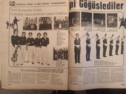 Ses Haftalık Aktüalite Sinema Tiyatro Müzik ve Gençlik Mecmuası Dergisi - 4 Mayıs 1974 - Sayı:19 - Tarık Akan - Aytaç Arman - Perihan Savaş - Hülya Koçyiğit - Tanju Korel - Abdurrahman Keskiner - Nalan Peter - Hülya Darcan - Nebahat Çehre - Emel Sayın - İzzet Günay - Jacqueline Boyer - Münir Özkul - Sadri Alışık - Metin Akpınar - Feridun Karakaya - Zeki Alasya - Marlon Brando - James Cagney - Frank Sinatra - Steve Mc Queen - Rex Harrison - Prenses Alexandra - Ann Margaret - Fatma Girik - Tarık Akan - Alice Cooper - Şerif Yüzbaşıoğlu - Şükrü Birant - The Beatles - Mazhar Fuat - Paul Mc Cartney - Orkid Ped Reklamı - Yapı ve Kredi Bankası Reklamı - Vala Önengüt - Gönül Ülkü - Selim Naşit Özcan - Gazanfer Özcan - Murat 124 Araba Reklamı - Tam Takım Dergi