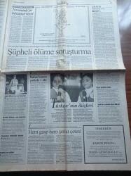 Cumhuriyet Gazetesi - 4 Nisan 2002 - Cumhurbaşkanı Ahmet Necdet Sezer Avrupa Birliği Tek Seçenek Değil - İsrail Ordusu Filistin'de İşgale Devam Ediyor - Barış Gönüllülerine Bomba - AKP'de Restleşme Henüz Parti Olamadık - Türkiye Kupası Kocaelispor'un - Tüyap 7. İzmir Kitap Fuarı - İran'la Cemil Bayık Sorunu - Hollandalı Heyet PKK İçin Kanıt Gerekli - Kuzey Irak'ta PKK Yeni Parti Kurdu