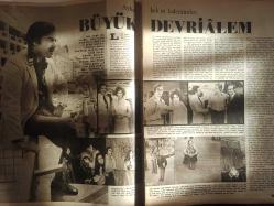 Ses Haftalık Aktüalite Sinema Tiyatro Müzik ve Gençlik Mecmuası Dergisi - 6 Temmuz 1974 - Sayı:28 - Kadir İnanır - David Janssen - Gülşen Bubikoğlu - Filiz Akın - Türker İnanoğlu - Jack Lemmon - Ayşen Cansev - Rock Hudson - Fatma Girik - Hülya Koçyiğit - Şen Kadeşler - Guyle Hunnicut - Jacqueline Bisset - Philippe Noiret - Red Skelton - Pe Re Ja Kolonya Reklamı - Richard Burton - Elizabeth Taylor - Figen Özkan - Necla Nazır - Nivea Krem Reklamı - Avni Dilligil - Selçuk Ural - Zeki Müren - Johnny Hallyday - Zahir Güvemli - Nüvit Özdoğru - Burçin Oraloğlu - Doğan Bavli - Hunca Tuvalet Spreyi Reklamı - Seyyal Taner - Kemal Tamer - Yıldız Alpar - Ebru Sabun Reklamı - Tam Takım Dergi