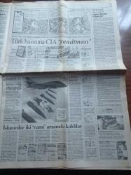 Cumhuriyet Gazetesi - 28 Mart 2003 - AKP Hükümeti Savaşı Fırsat Bildi Kadrolaşmayı Arttırdı - ABD Irak'ta Aslan Payını Bırakmıyor İngiltere Kızgın Rusya Ve Fransa Panikte - İstanbul'da 7 Bin Kişi Irak'ta Savaşa Hayır Yürüyüşü Yaptı - Deniz Gezmiş - Harun Karadeniz - Sony'nin Ürettiği Robot Konuşuyor Şarkı Söylüyor Dans Ediyor - Mediha Uçan 67 Yaşında Usta Gemici Oldu