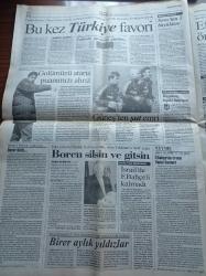 Cumhuriyet Gazetesi - 28 Mart 2003 - AKP Hükümeti Savaşı Fırsat Bildi Kadrolaşmayı Arttırdı - ABD Irak'ta Aslan Payını Bırakmıyor İngiltere Kızgın Rusya Ve Fransa Panikte - İstanbul'da 7 Bin Kişi Irak'ta Savaşa Hayır Yürüyüşü Yaptı - Deniz Gezmiş - Harun Karadeniz - Sony'nin Ürettiği Robot Konuşuyor Şarkı Söylüyor Dans Ediyor - Mediha Uçan 67 Yaşında Usta Gemici Oldu